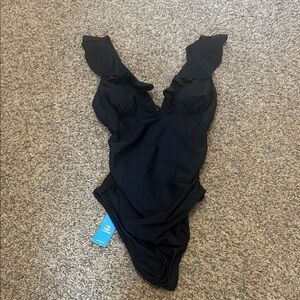 Cupshe women’s M black Ruffle One-Piece Swimsuit